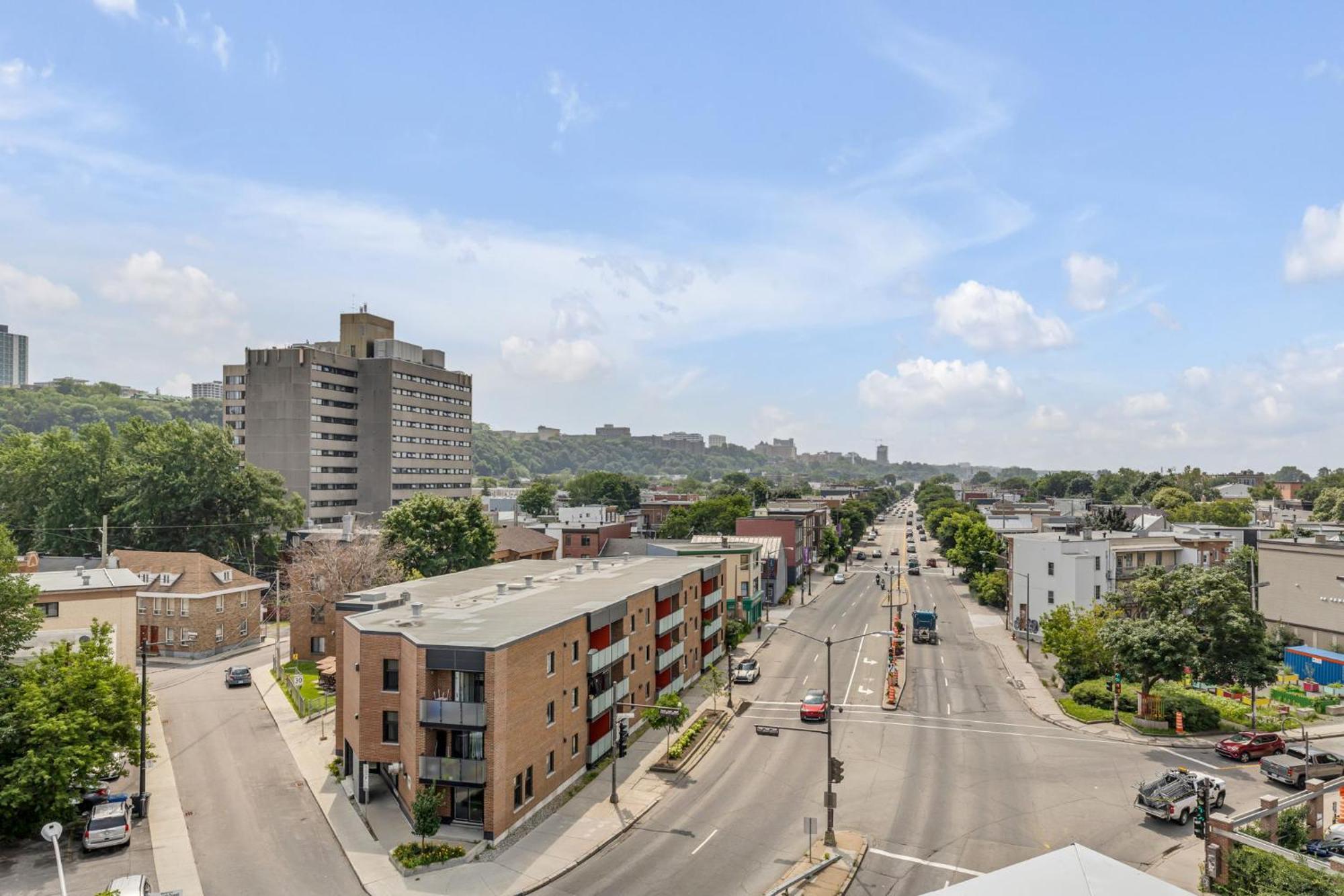 Initial / Spritz / Downtown Qc +stat Apartment Quebec City