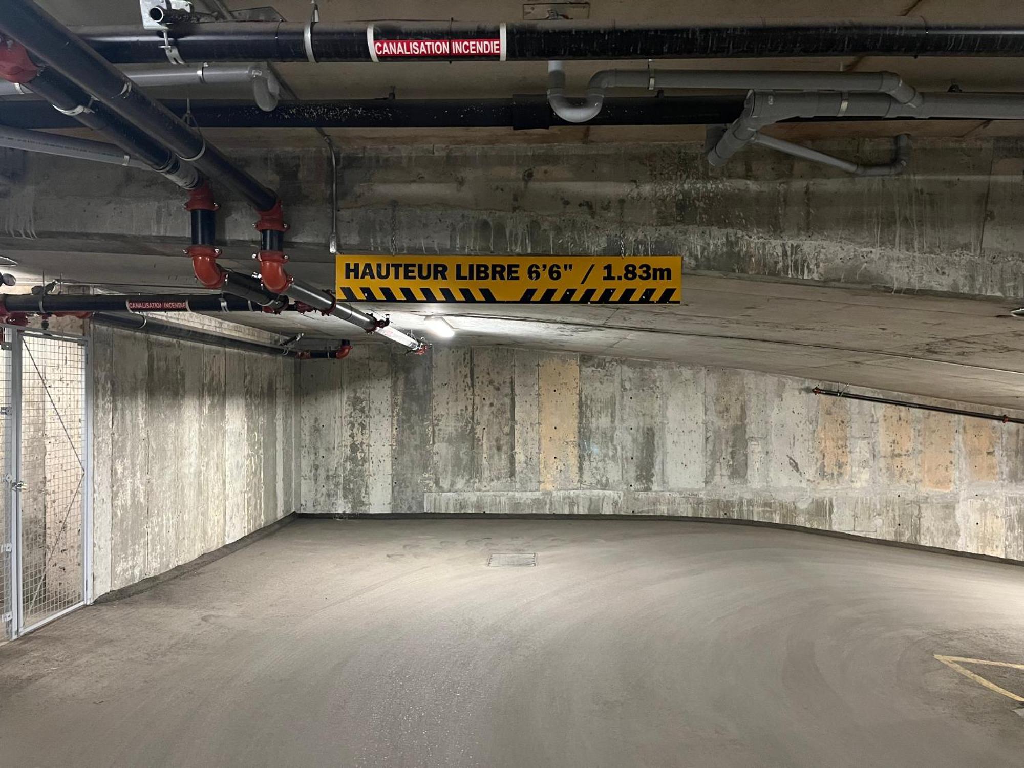 Initial / Wave + Parking / Centre-ville De *