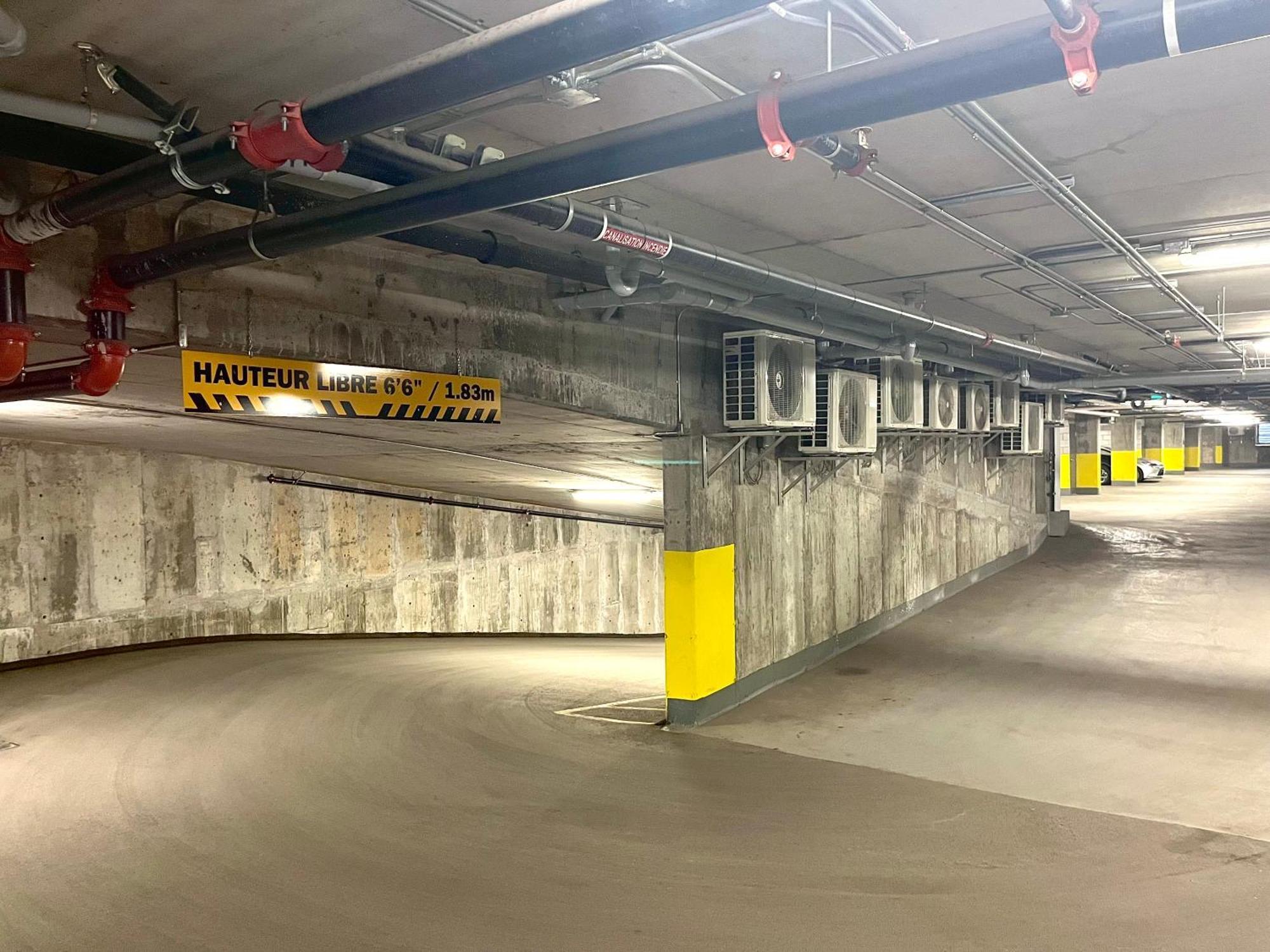 Initial / Wave + Parking / Centre-ville De Apartment
