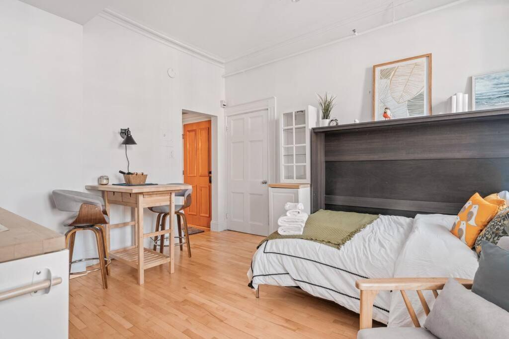 Vieux-quebec Loft Historique Au Coeur De La Apartment Quebec City