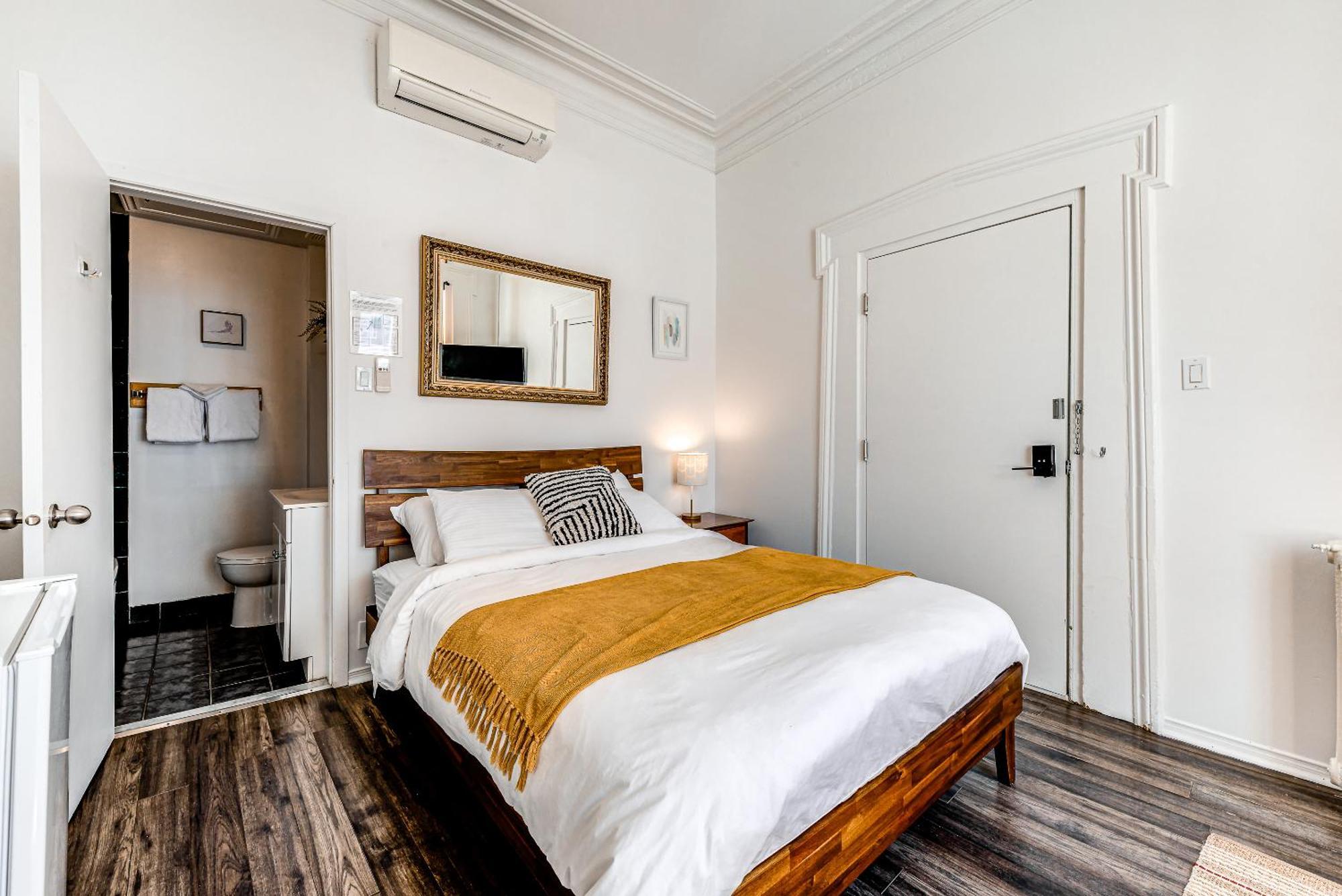 Hotel North House - Hotel Automatise Manoir Des Remparts 2*