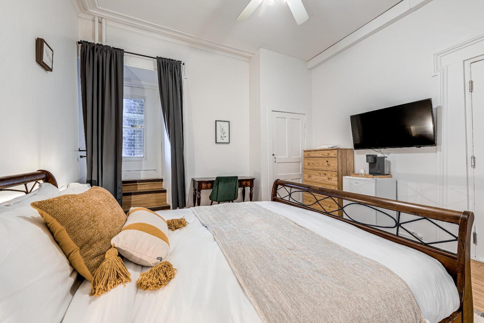 North House - Hotel Automatise Manoir Des Remparts Hotel