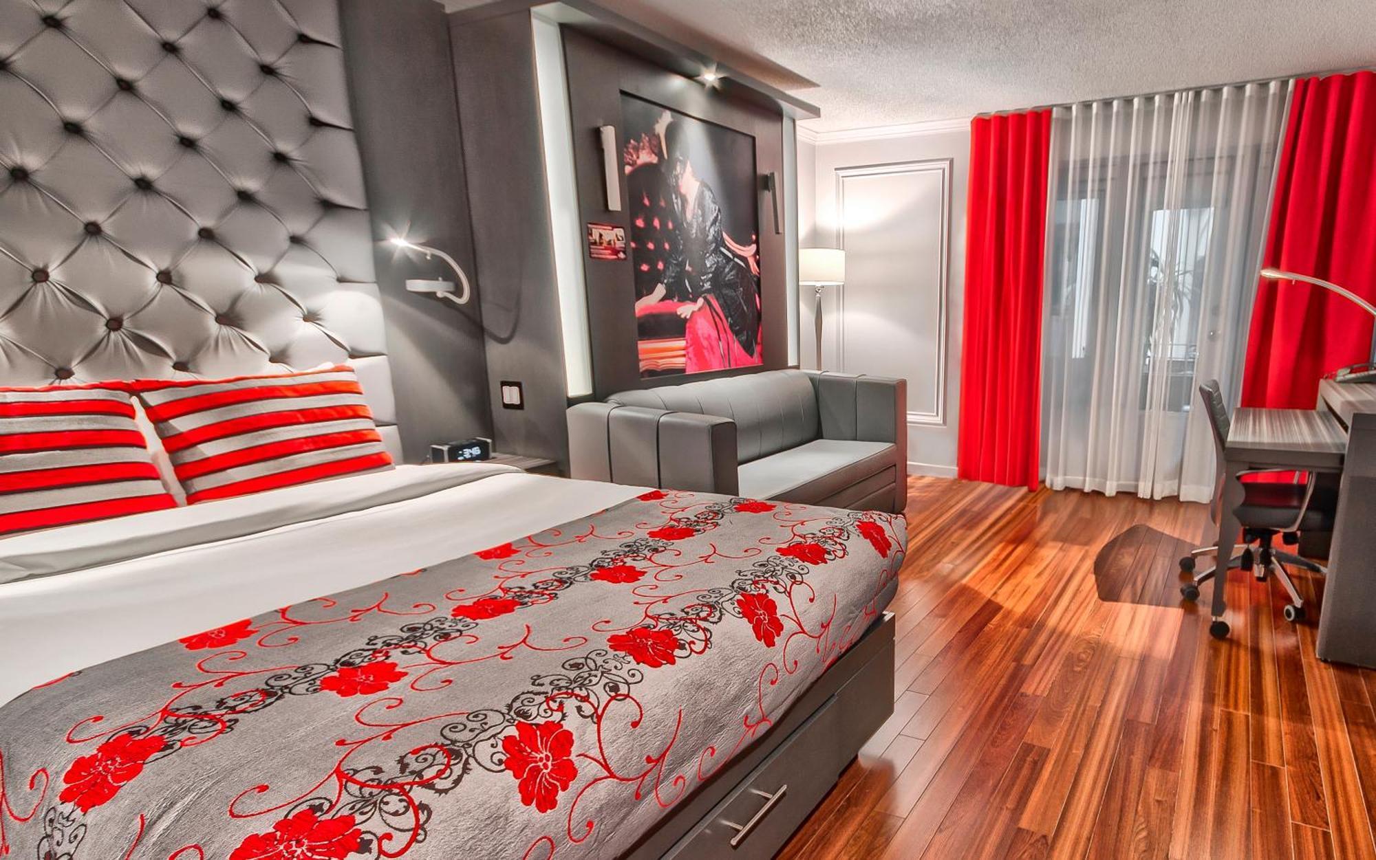 Plaza Hotel 4*