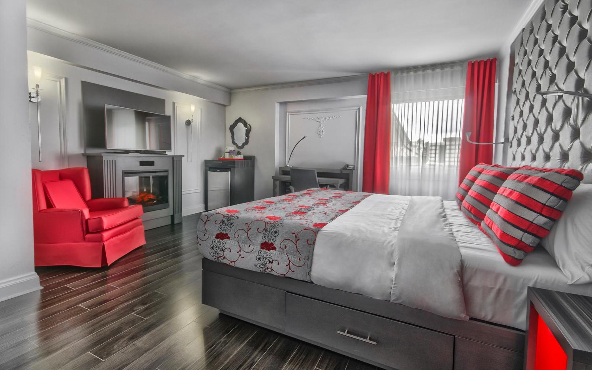 Plaza Hotel 4*