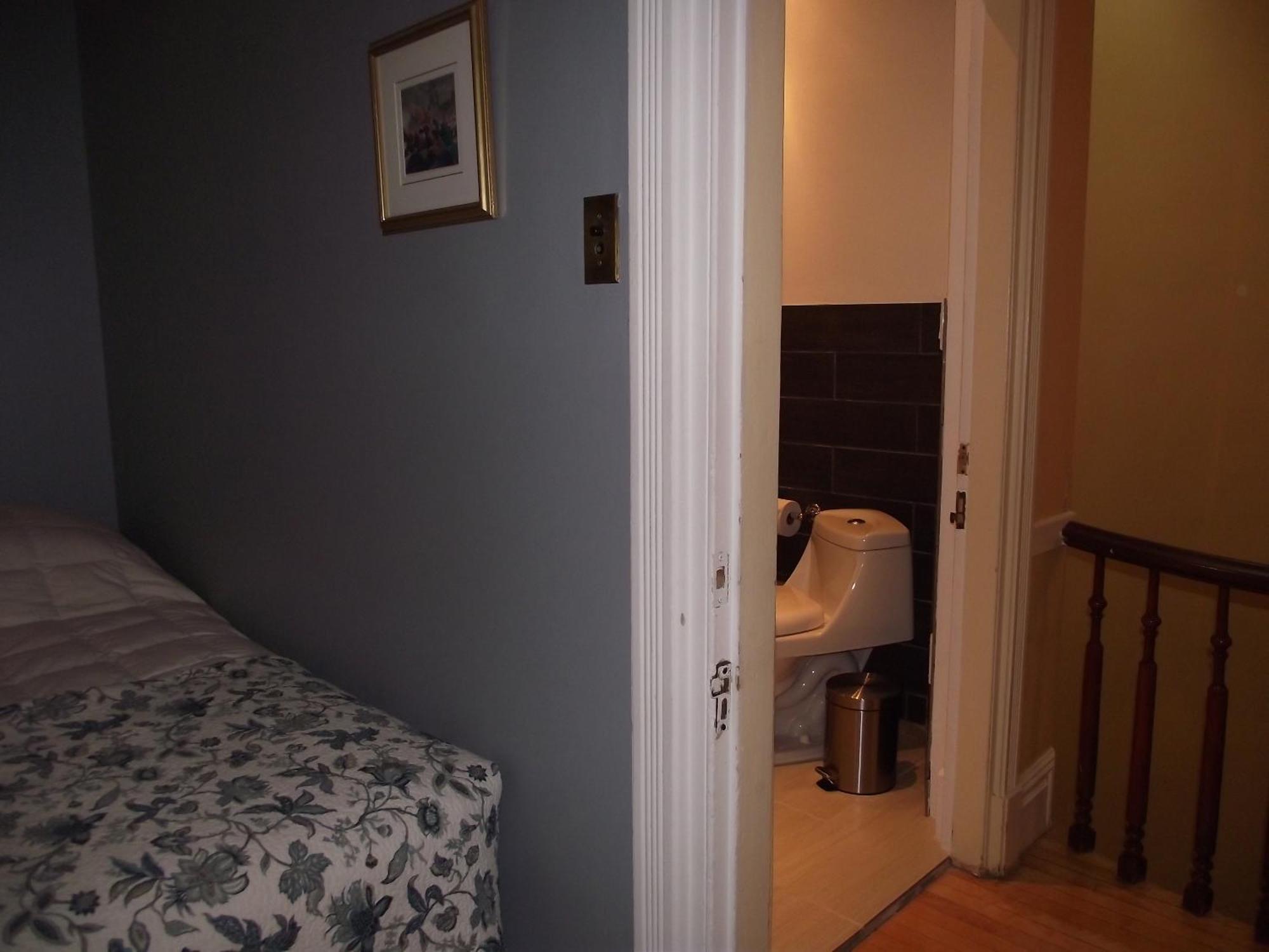 Chez Hubert Bed & Breakfast