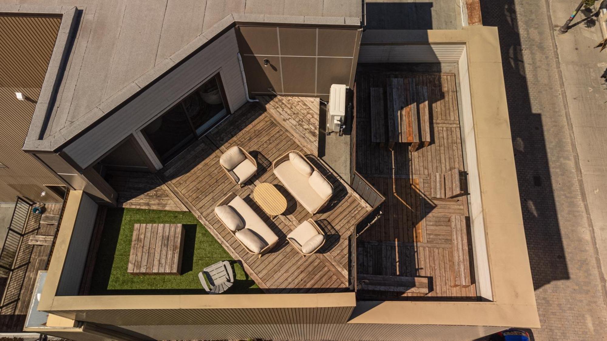 Deluxe Penthouse / / 2 In 1 Downtown
