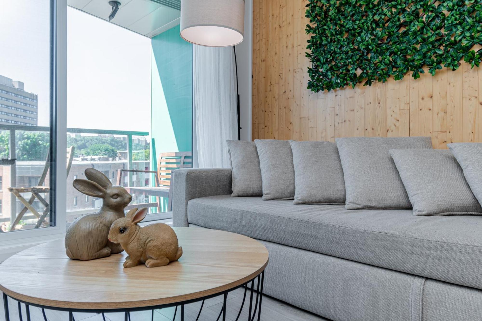 Le Lapin, Au Centre-ville De * Quebec City