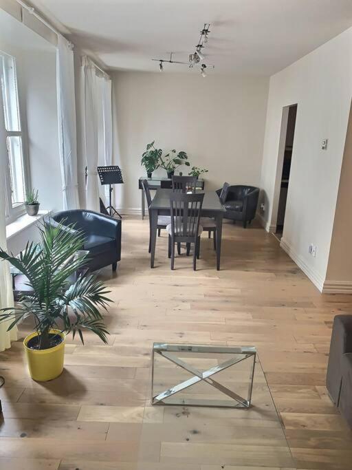 Amazing In The Old Port Apartment