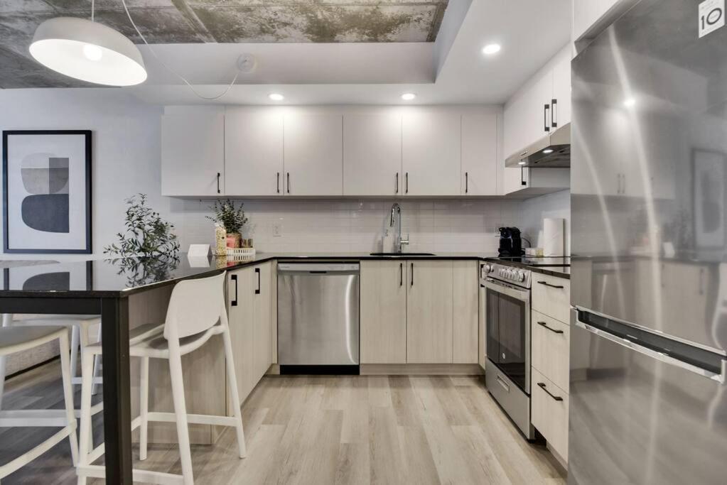 - 305 Piscine Bbq Wifi Apartment Quebec City