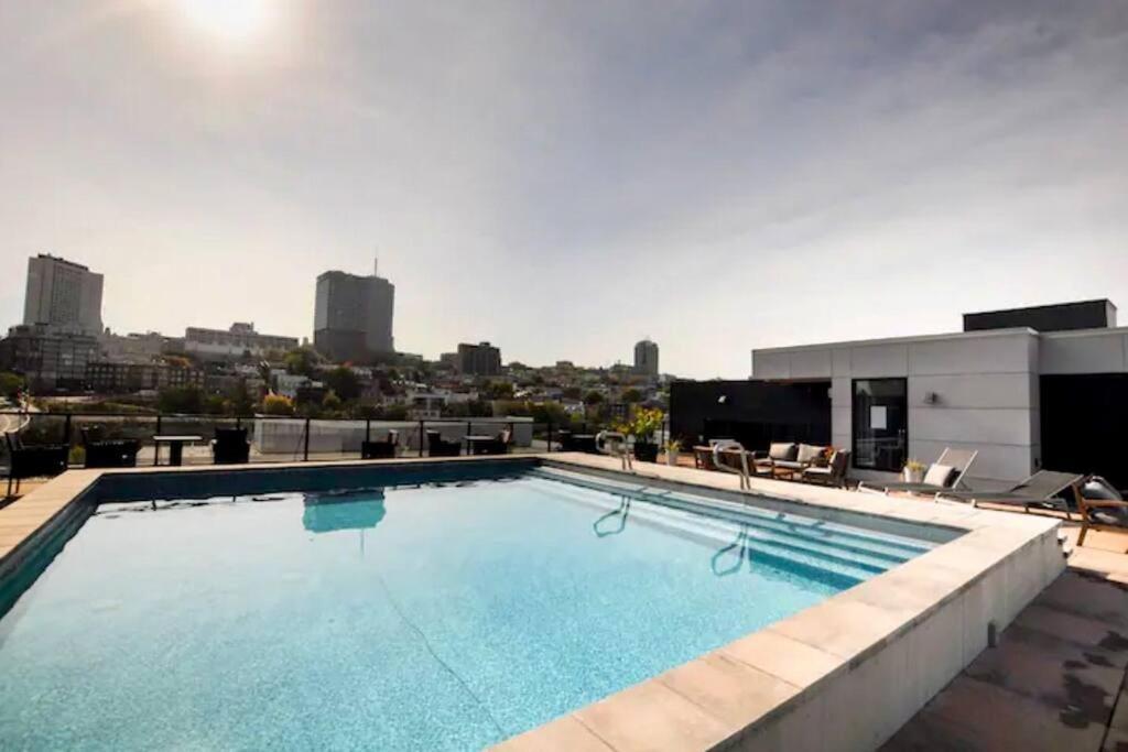 - 305 Piscine Bbq Wifi Quebec City
