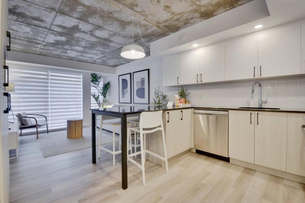 - 305 Piscine Bbq Wifi Apartment Quebec City