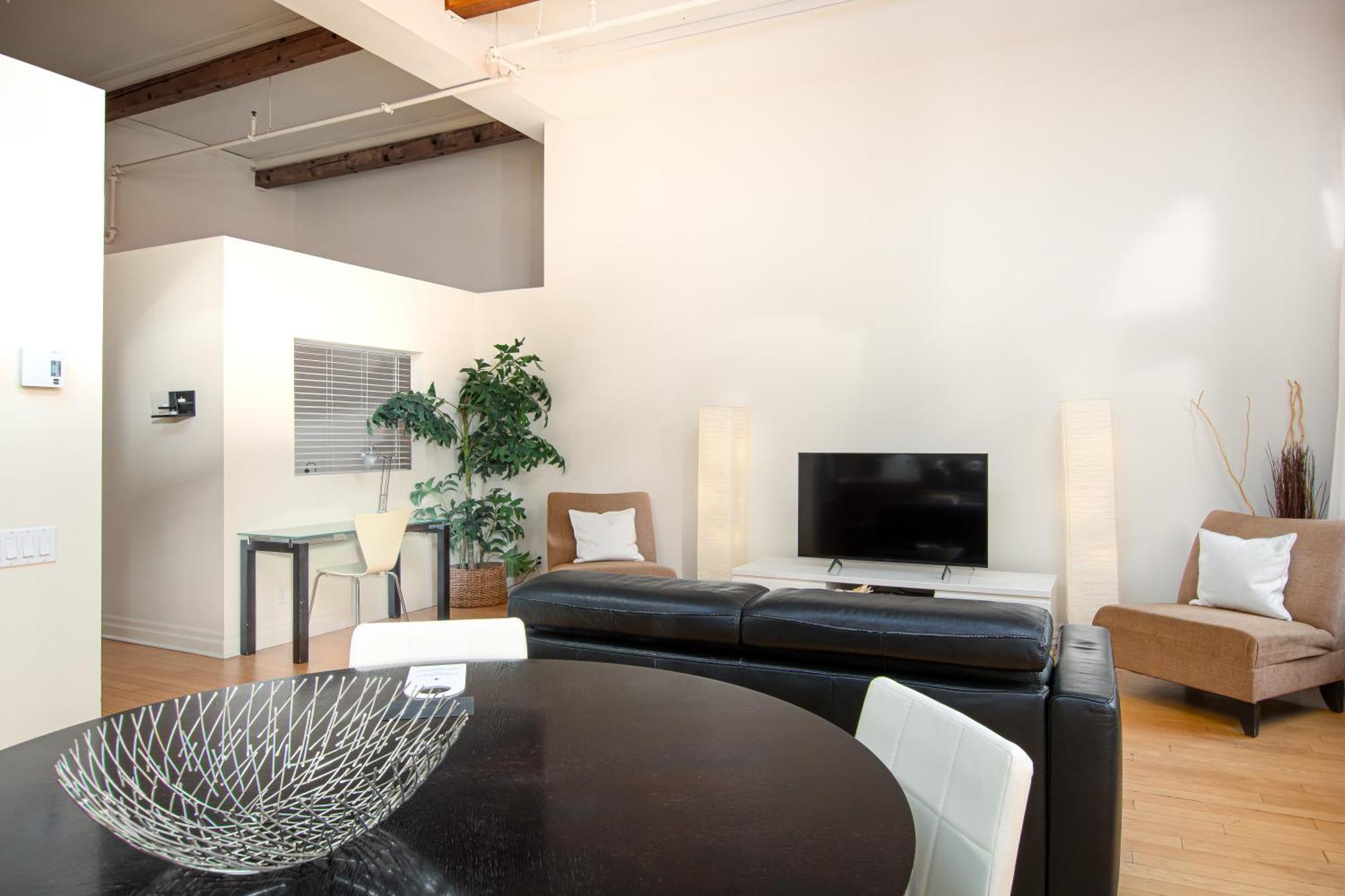 Les Lofts 1048 Apartment *