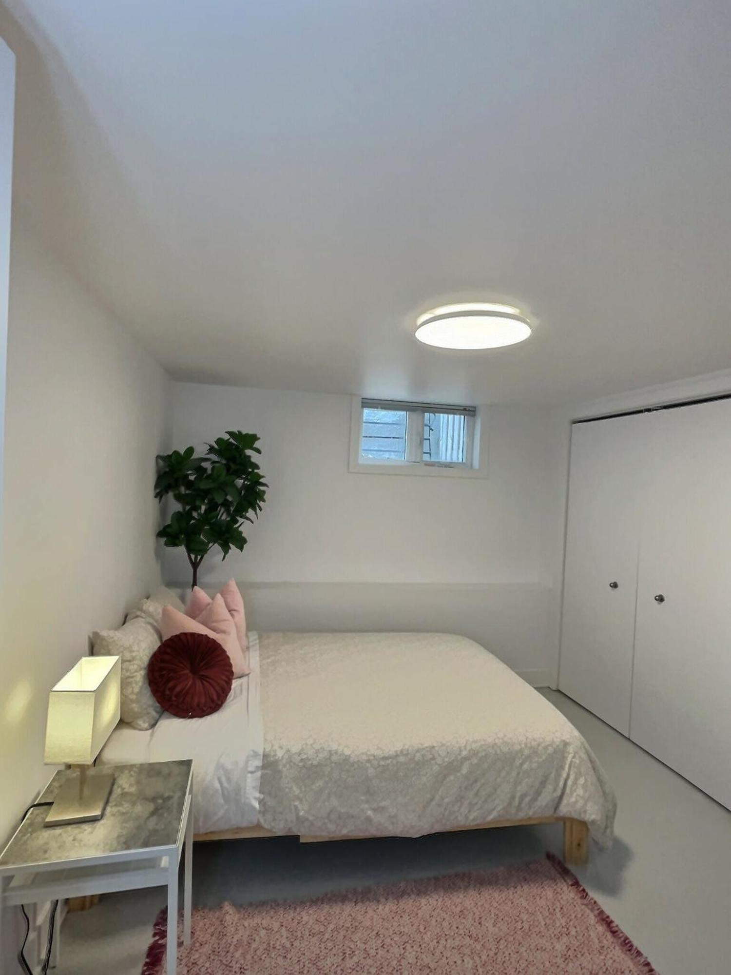 4 Apartment *
