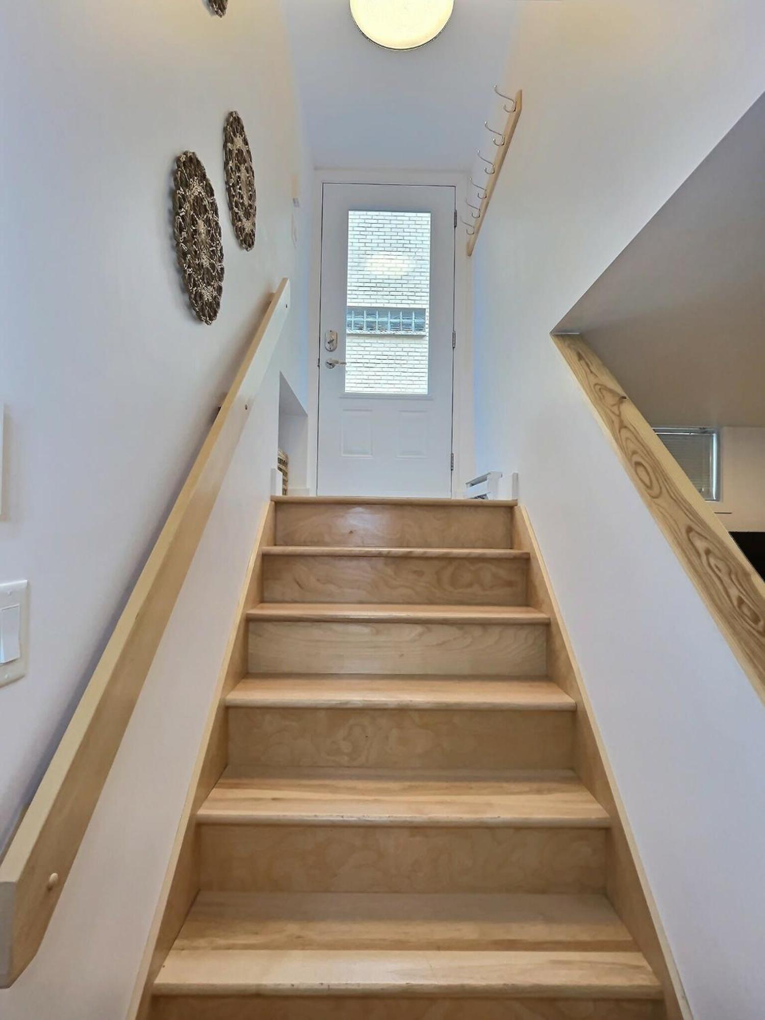 Apartment 4 *