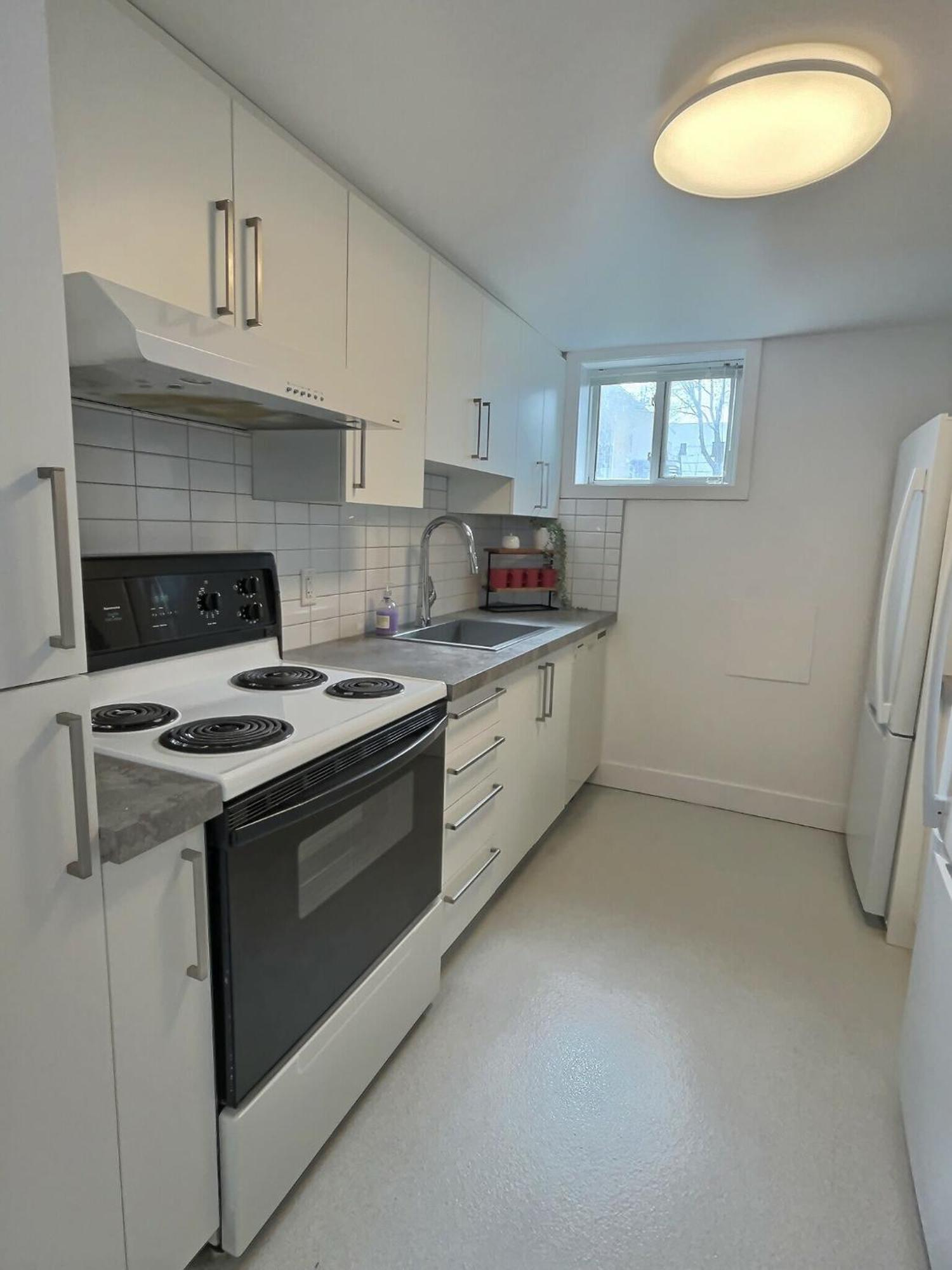 Apartment 4 *