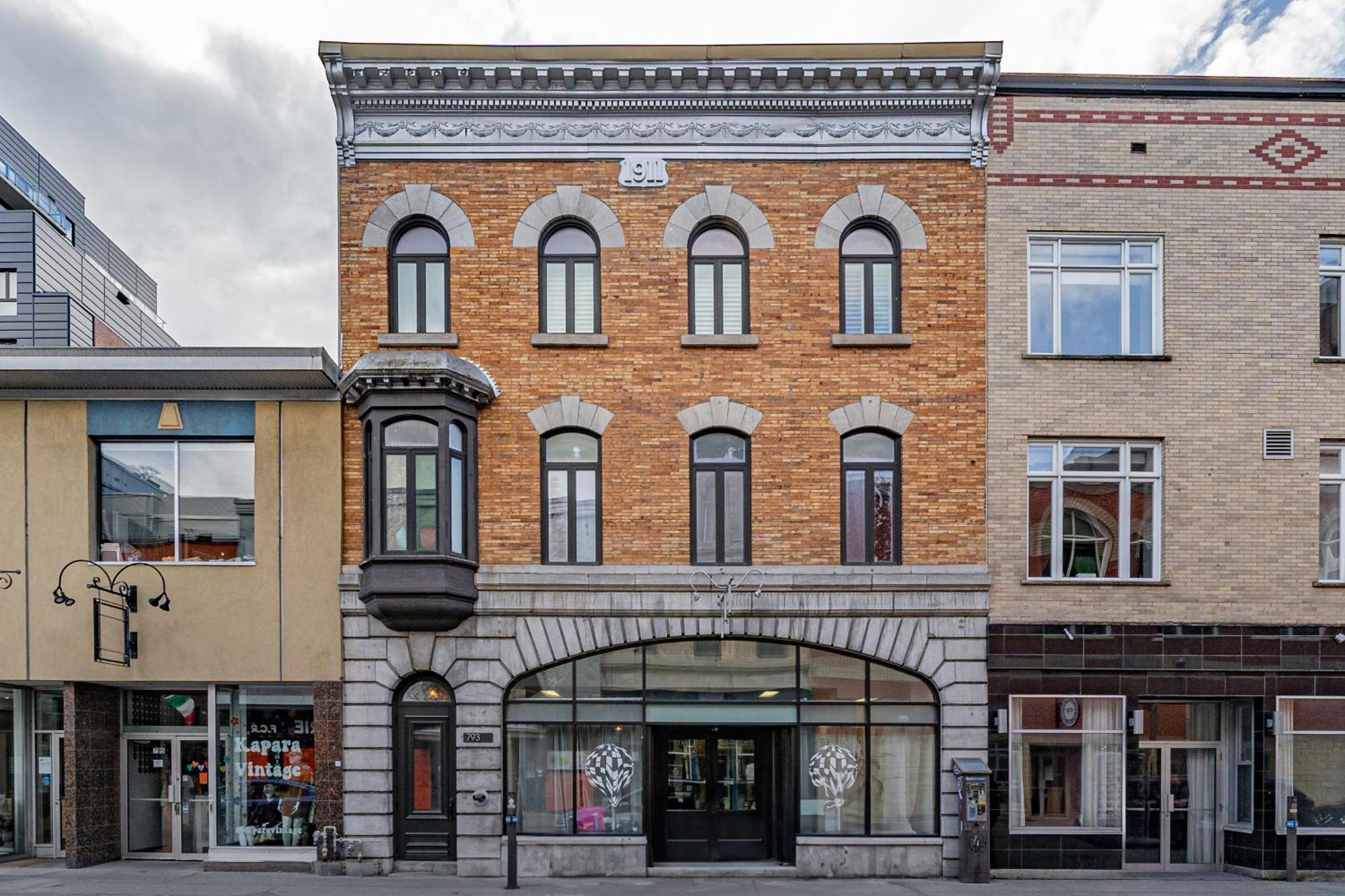 Le 1911 Luxury Apartment