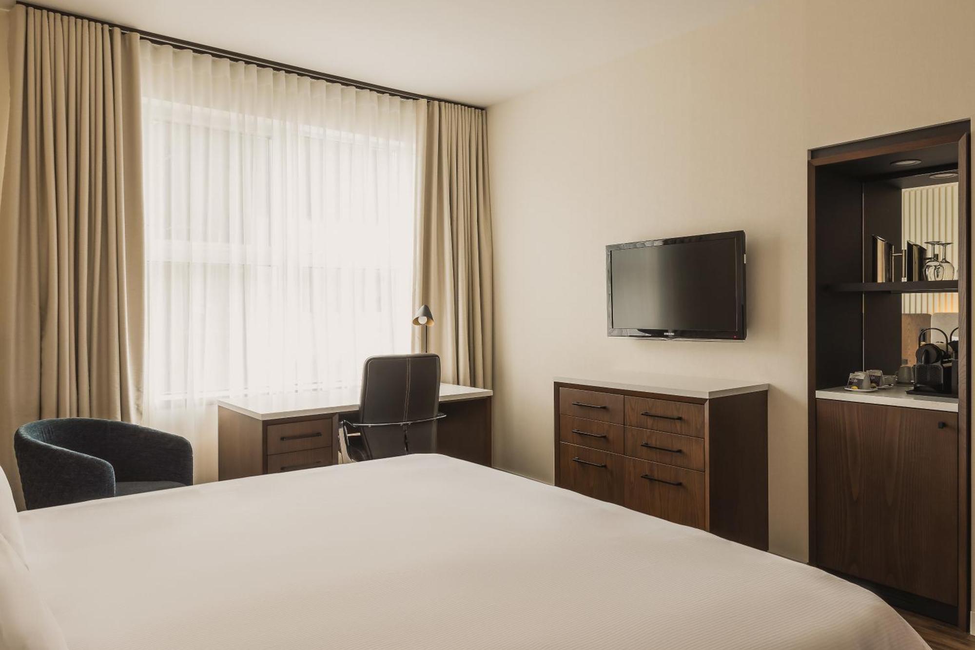 Chateau Laurier Hotel 4*