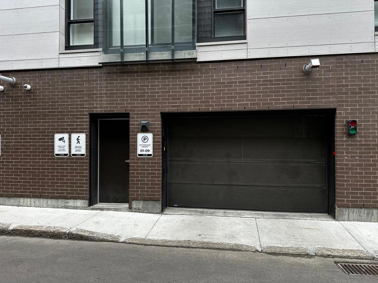 Apartment Initial / Yogi+ Parking / Centre-ville De *
