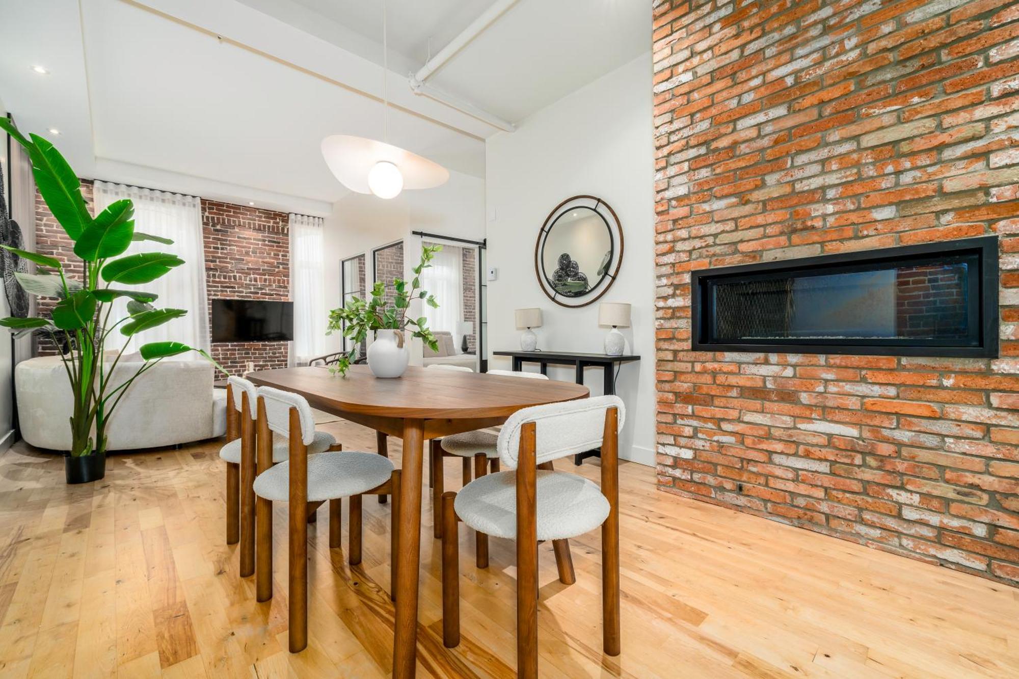 Le 1911 Luxury Apartment *