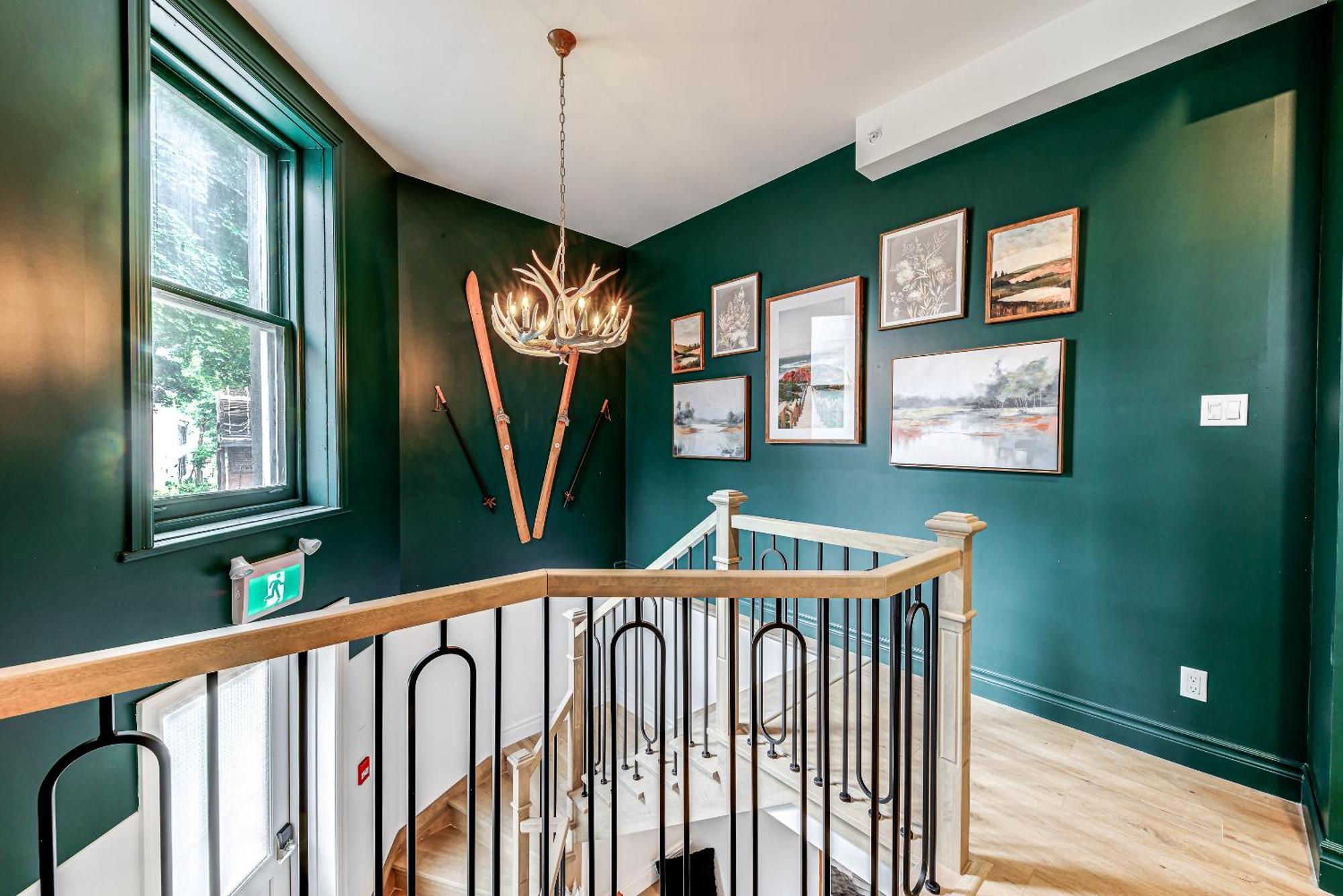 North House - Majestic 3-bedroom Designer Quebec City