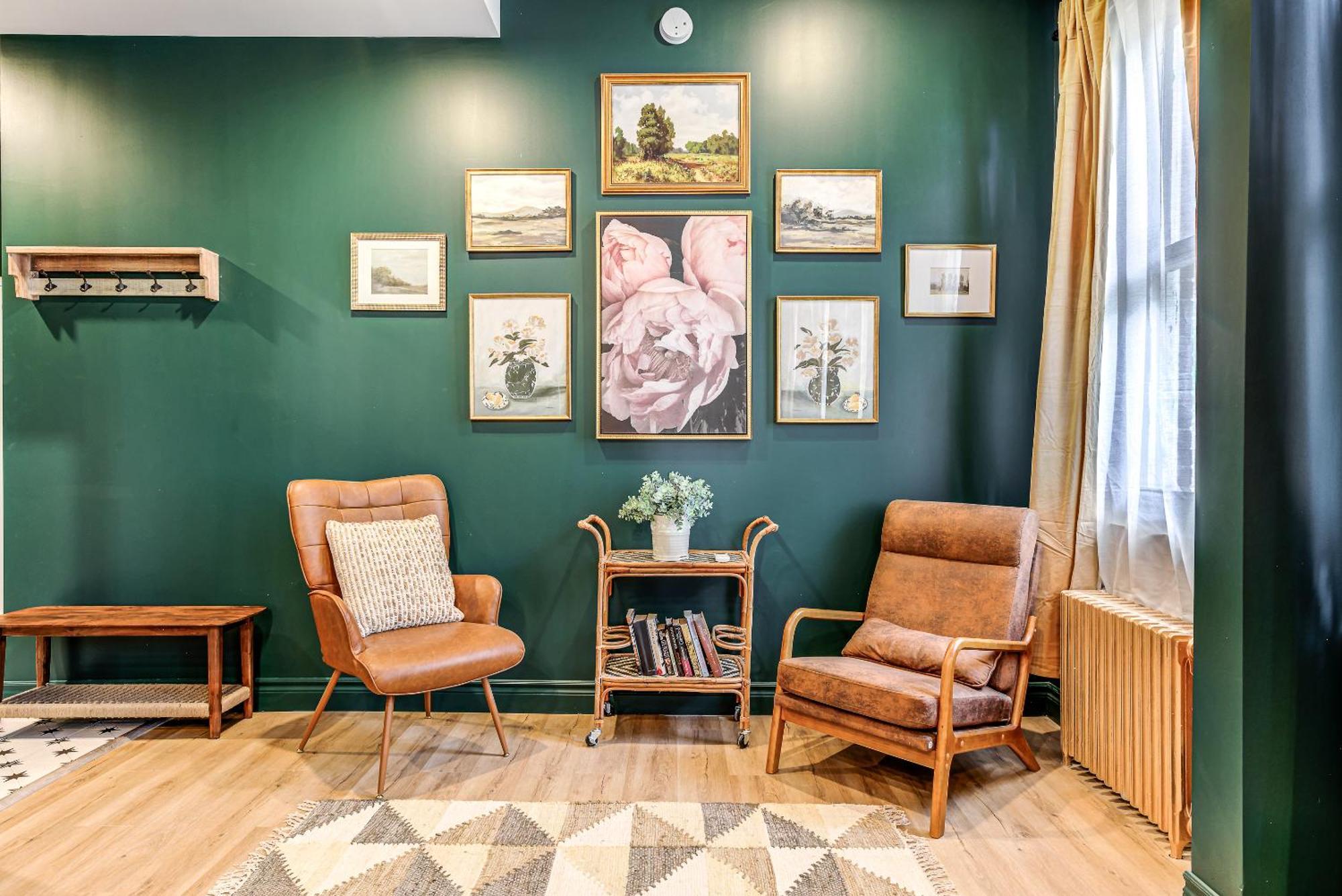 North House - Majestic 3-bedroom Designer
