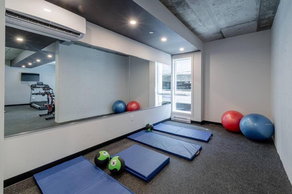 1ch - Rooftop Pool - Kitchen - Smart Tv - Gym - 750m Qc * Quebec City