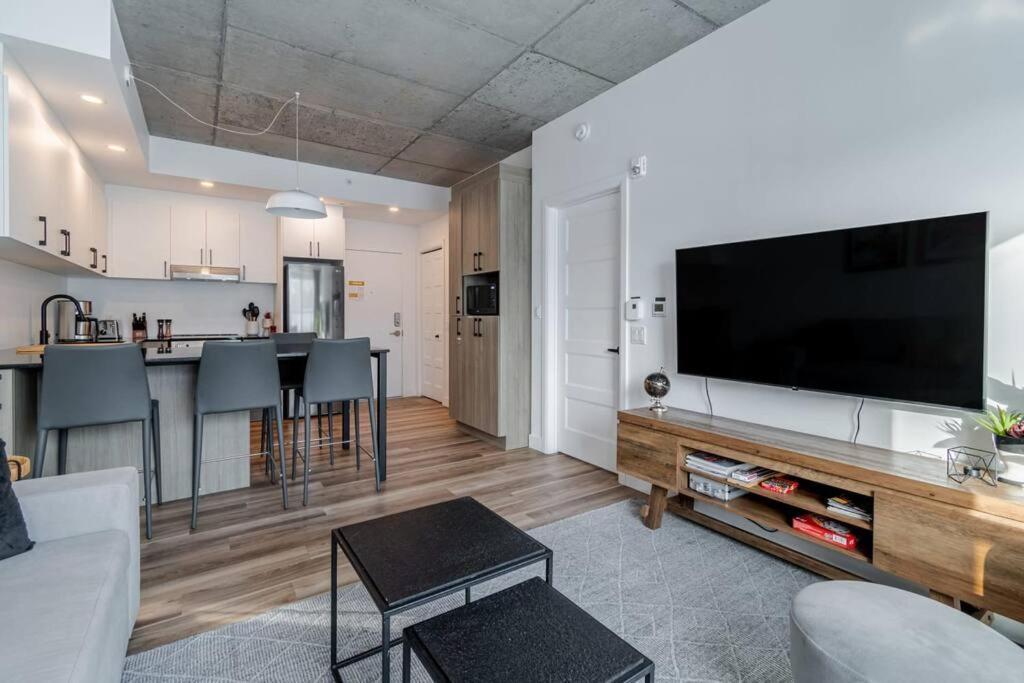 Apartment 1ch - Rooftop Pool - Kitchen - Smart Tv - Gym - 750m Qc *