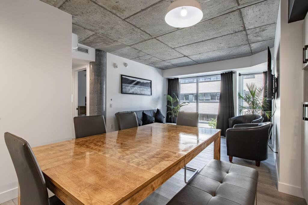 Center, 2 Bathroom, Ac, Parking, Pool