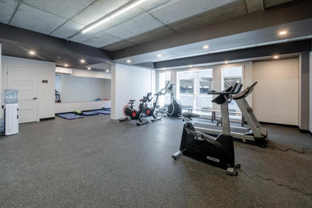 Center, 2 Bathroom, Ac, Parking, Pool Apartment *
