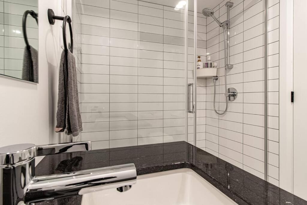 Center, 2 Bathroom, Ac, Parking, Pool Apartment Quebec City