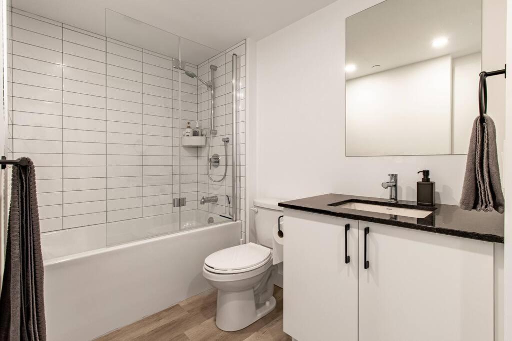 Center, 2 Bathroom, Ac, Parking, Pool Apartment *