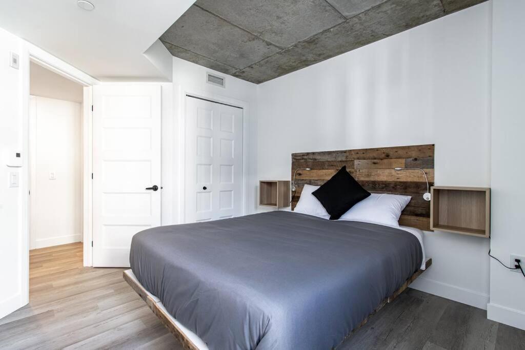 Center, 2 Bathroom, Ac, Parking, Pool Quebec City