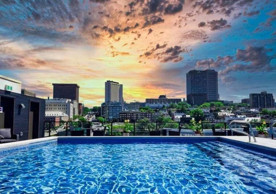 Apartment Center, 2 Bathroom, Ac, Parking, Pool *