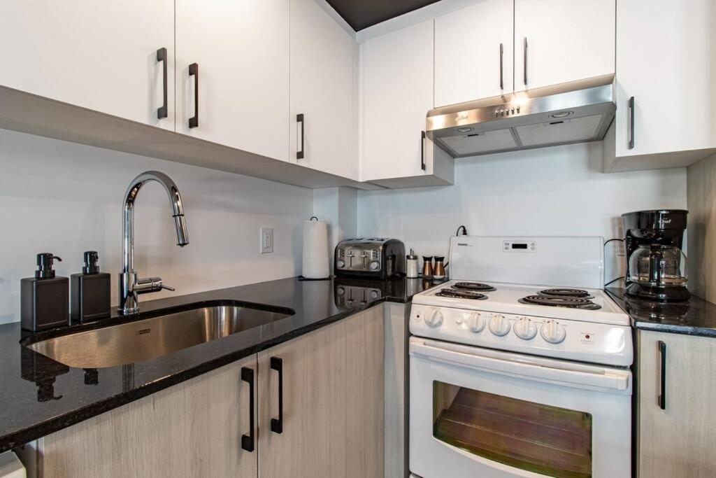 Apartment Center, 2 Bathroom, Ac, Parking, Pool