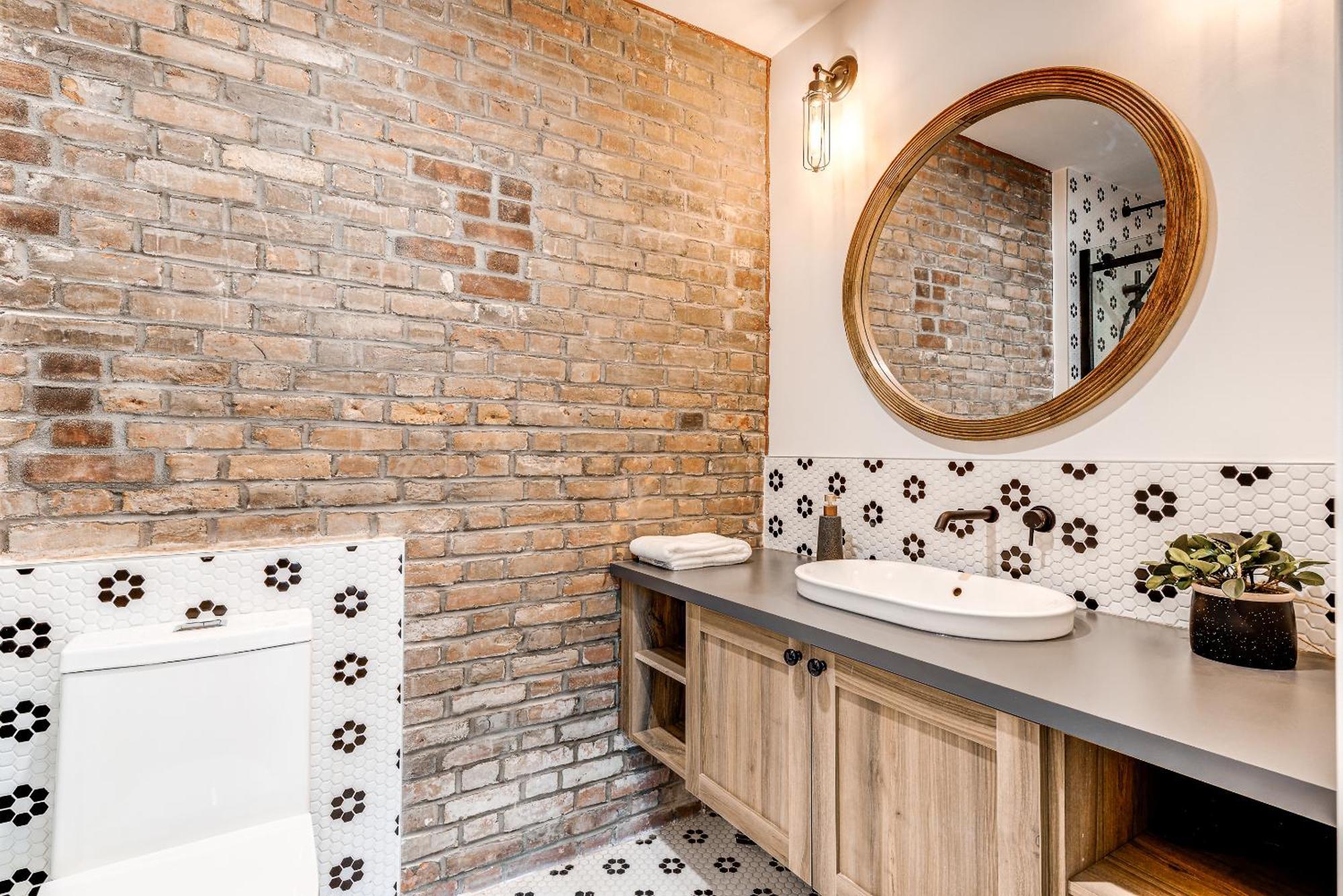 North House - Bohemian Vieux Two Bedroom Apartment *