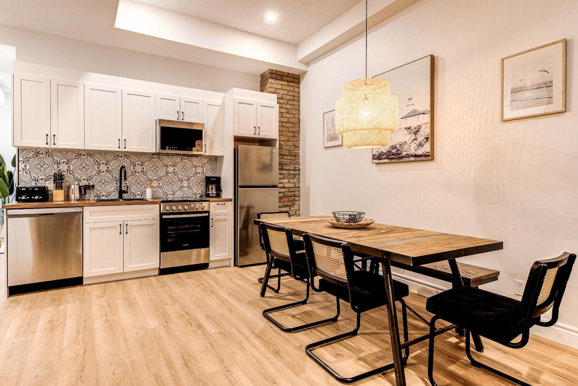 North House - Bohemian Vieux Two Bedroom Apartment *