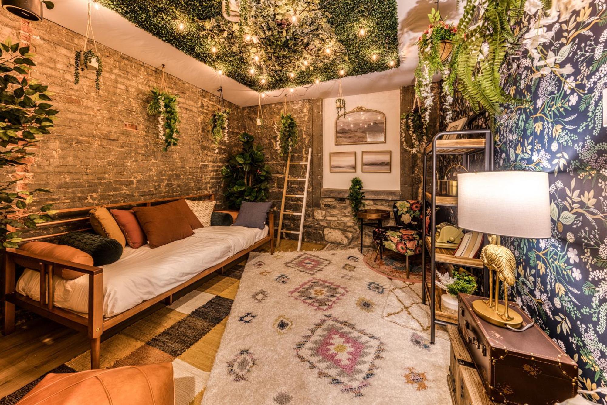 Apartment North House - Bohemian Vieux Two Bedroom Quebec City