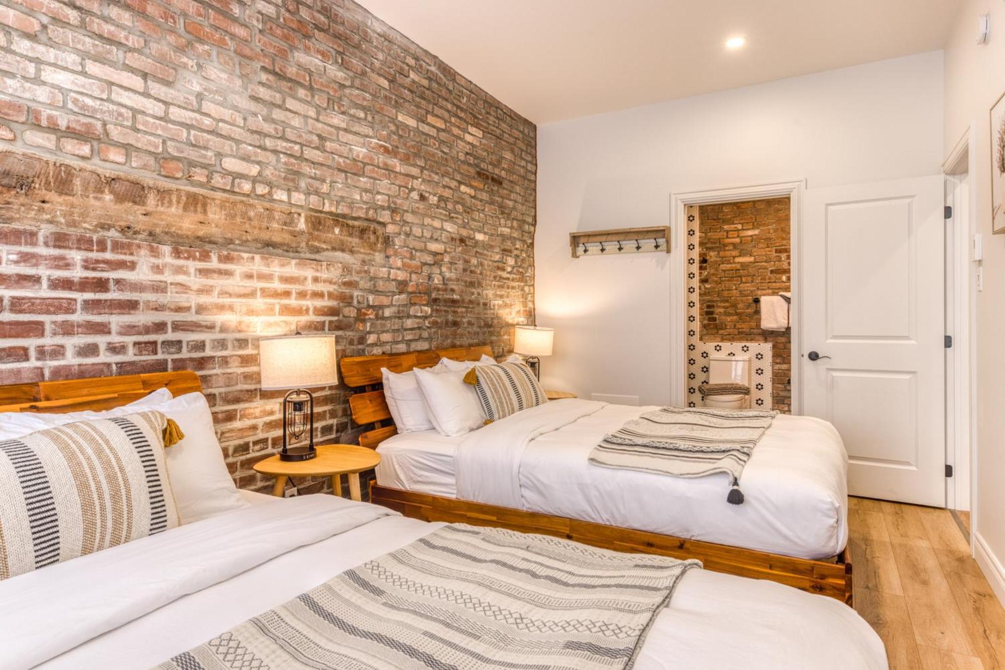 Apartment North House - Bohemian Vieux Two Bedroom Quebec City