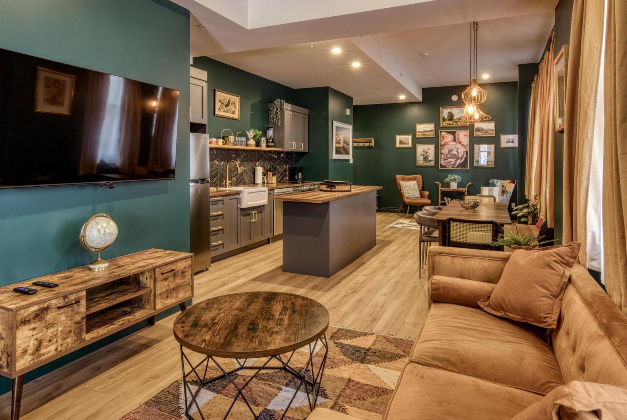 Apartment North House - Majestic 3-bedroom Designer Quebec City