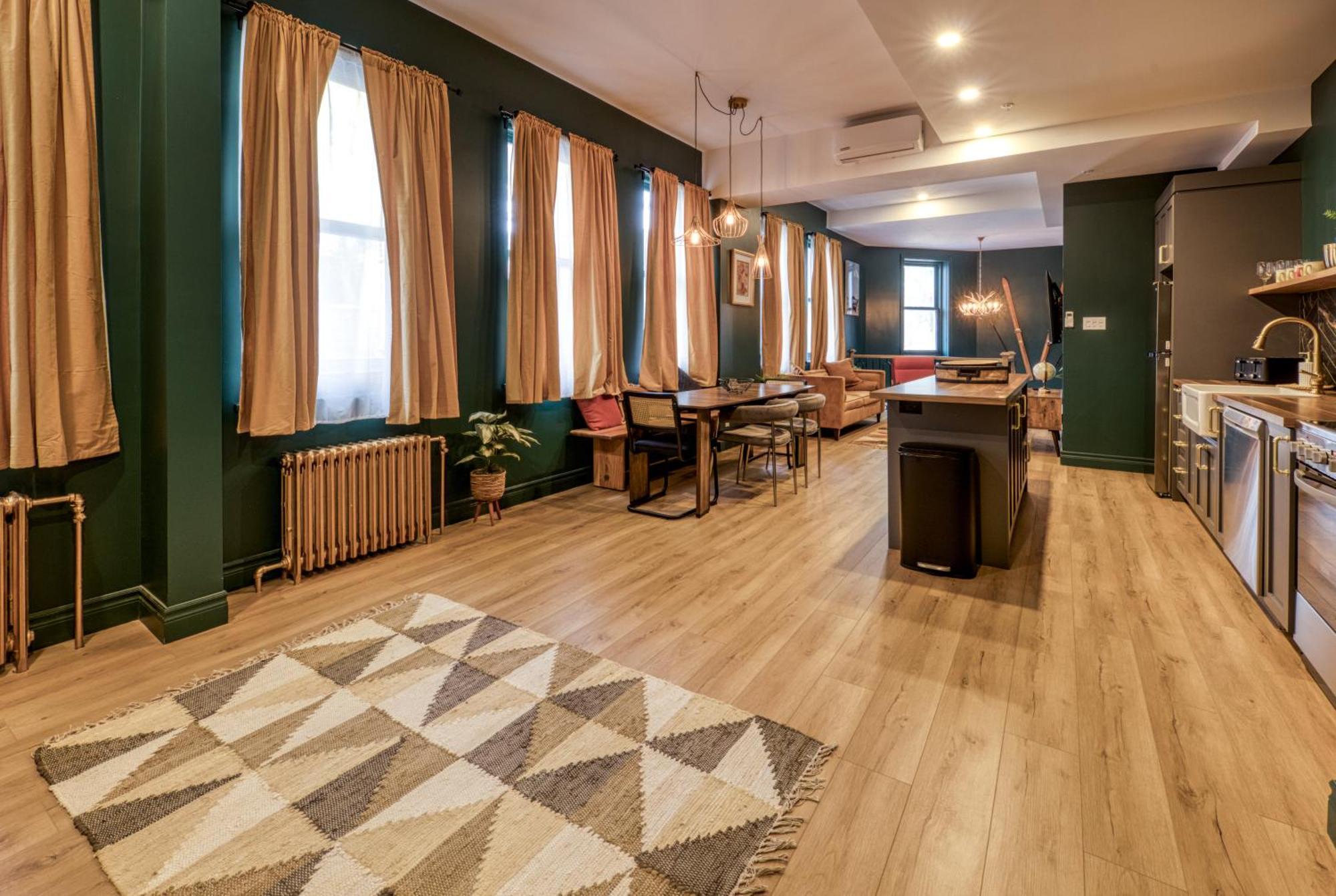 North House - Majestic 3-bedroom Designer *