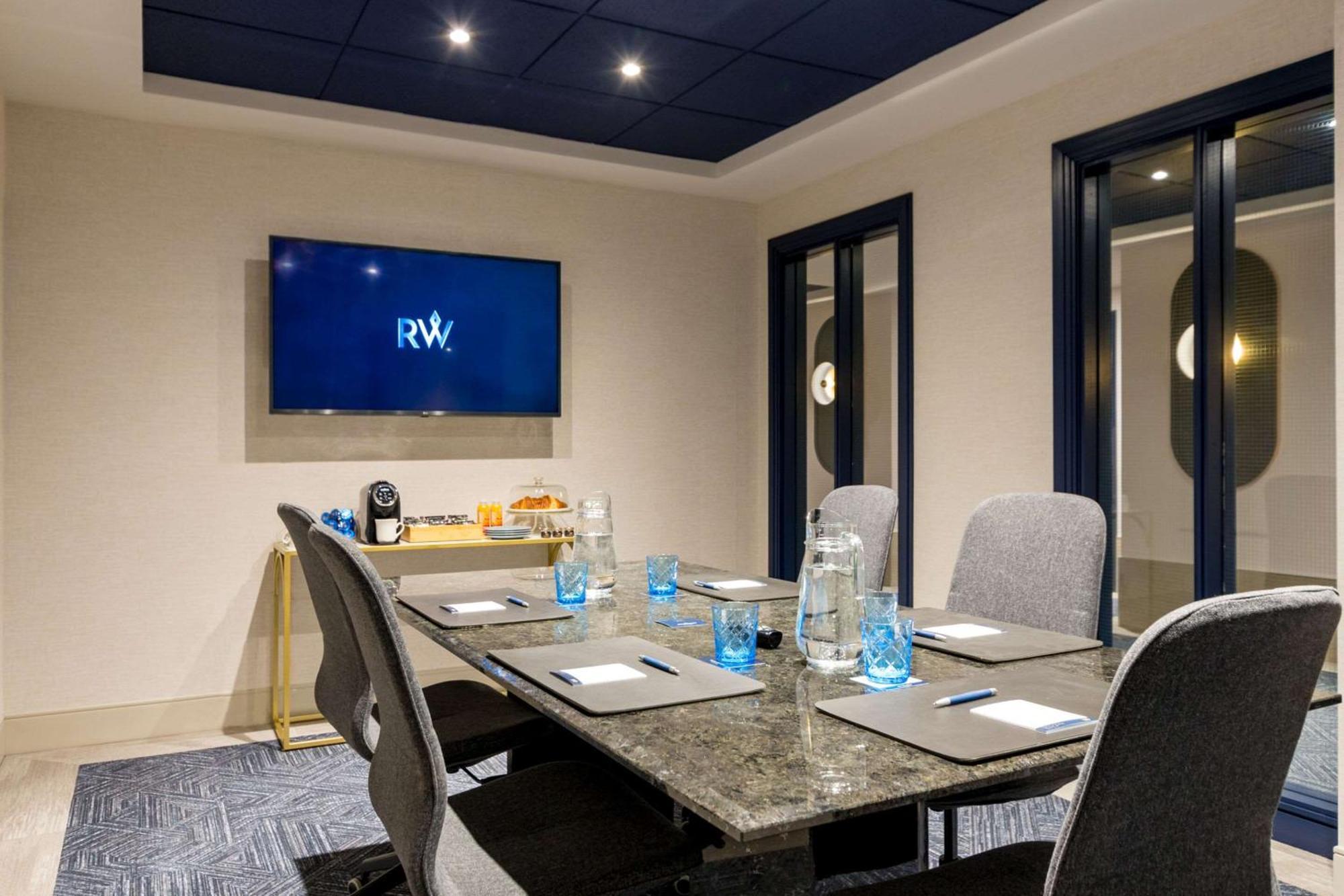 Royal William, Ascend Collection Hotel