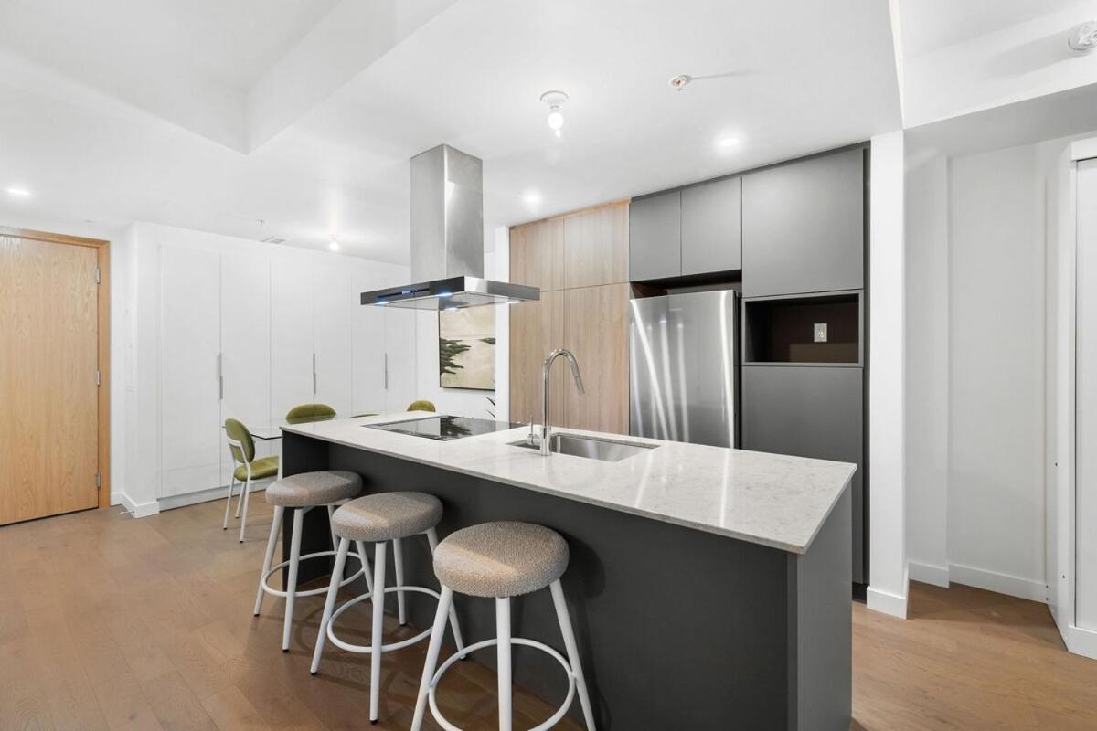 Modern High-end Inside Old Apartment