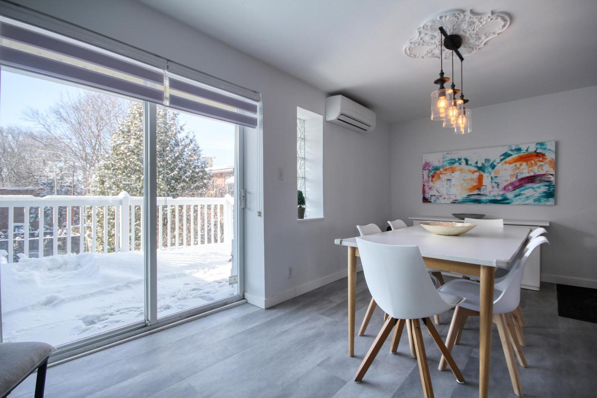Apartment Grand By Hebergements Dcl Quebec City
