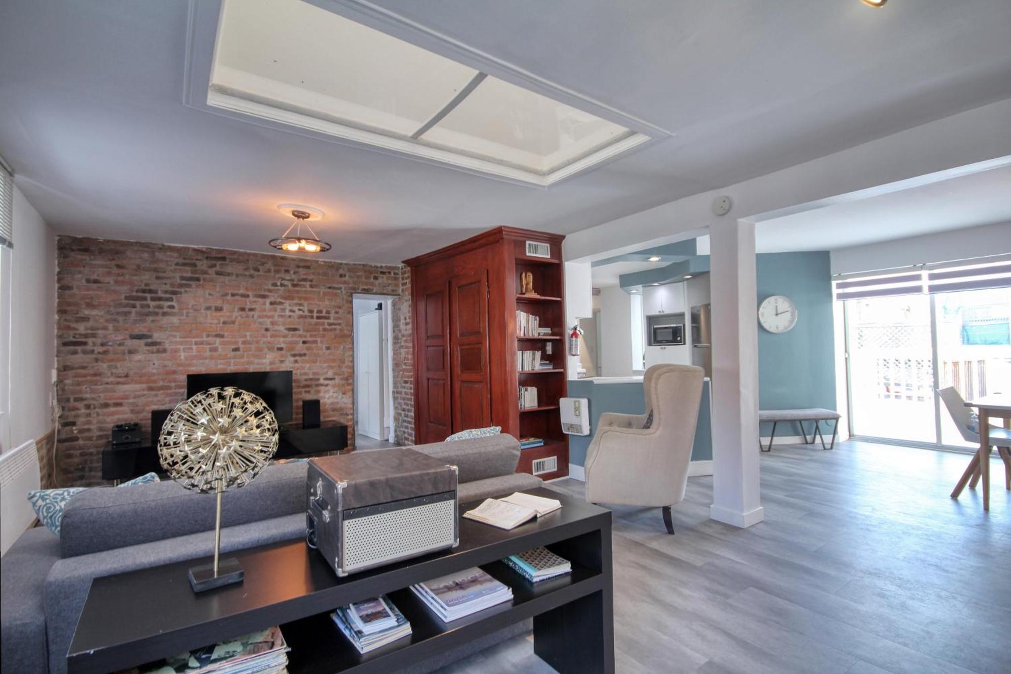 Apartment Grand By Hebergements Dcl Quebec City