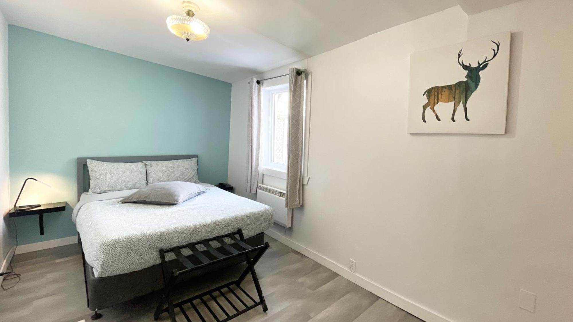 Apartment Grand By Hebergements Dcl Quebec City