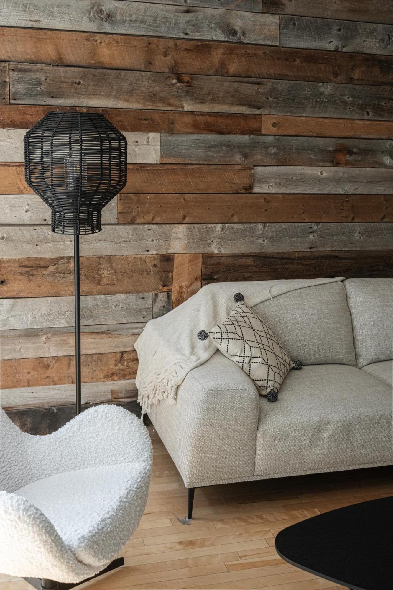 Lion's Den // Spacious 1500 Sqft Apartment