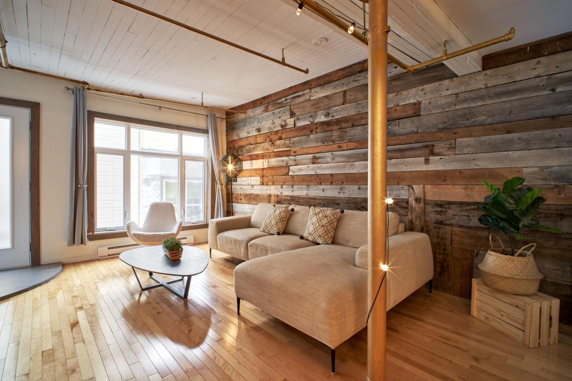 Lion's Den // Spacious 1500 Sqft Apartment *