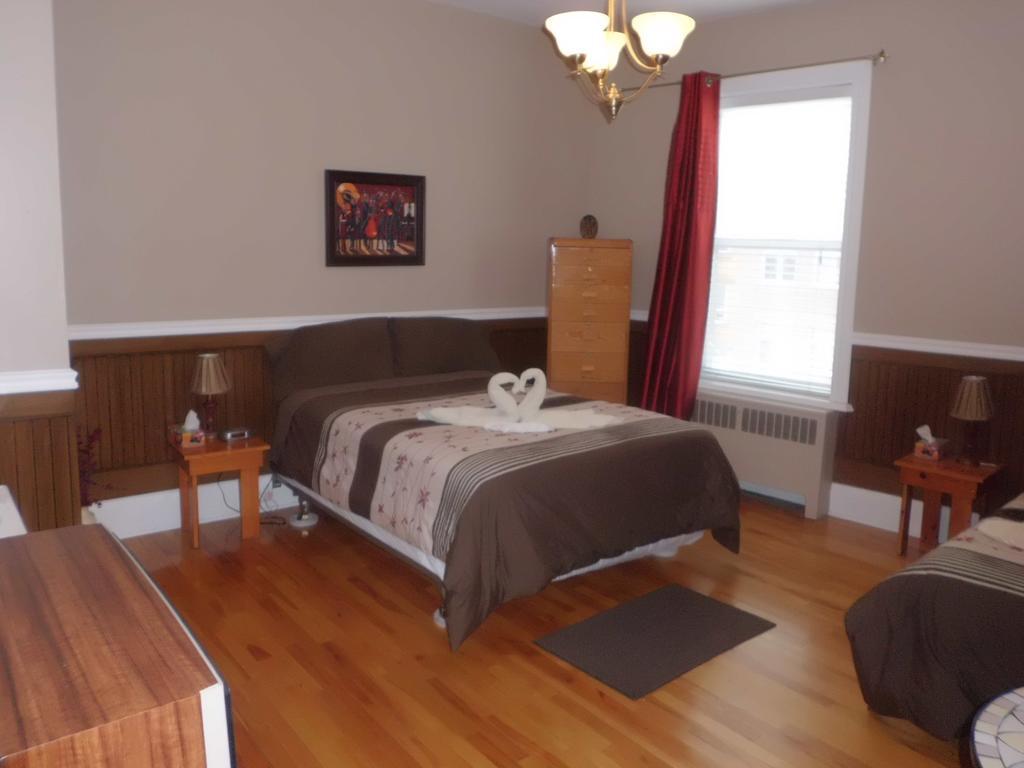 Couette & Cafe Bed & Breakfast 2*
