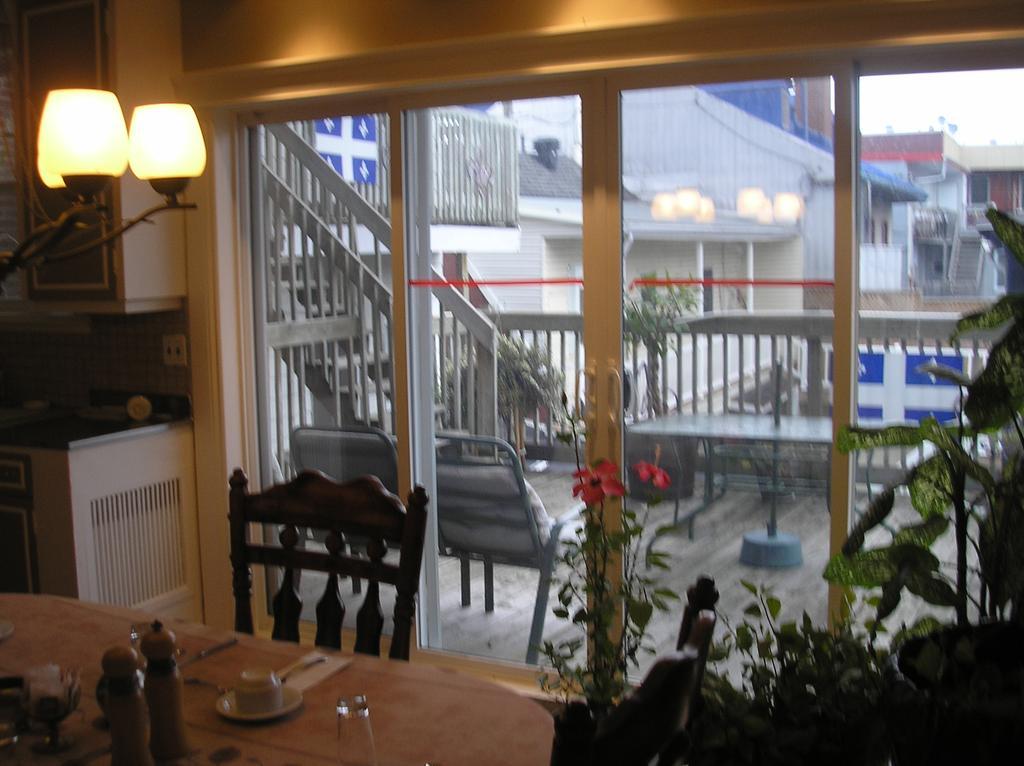 Couette & Cafe Bed & Breakfast