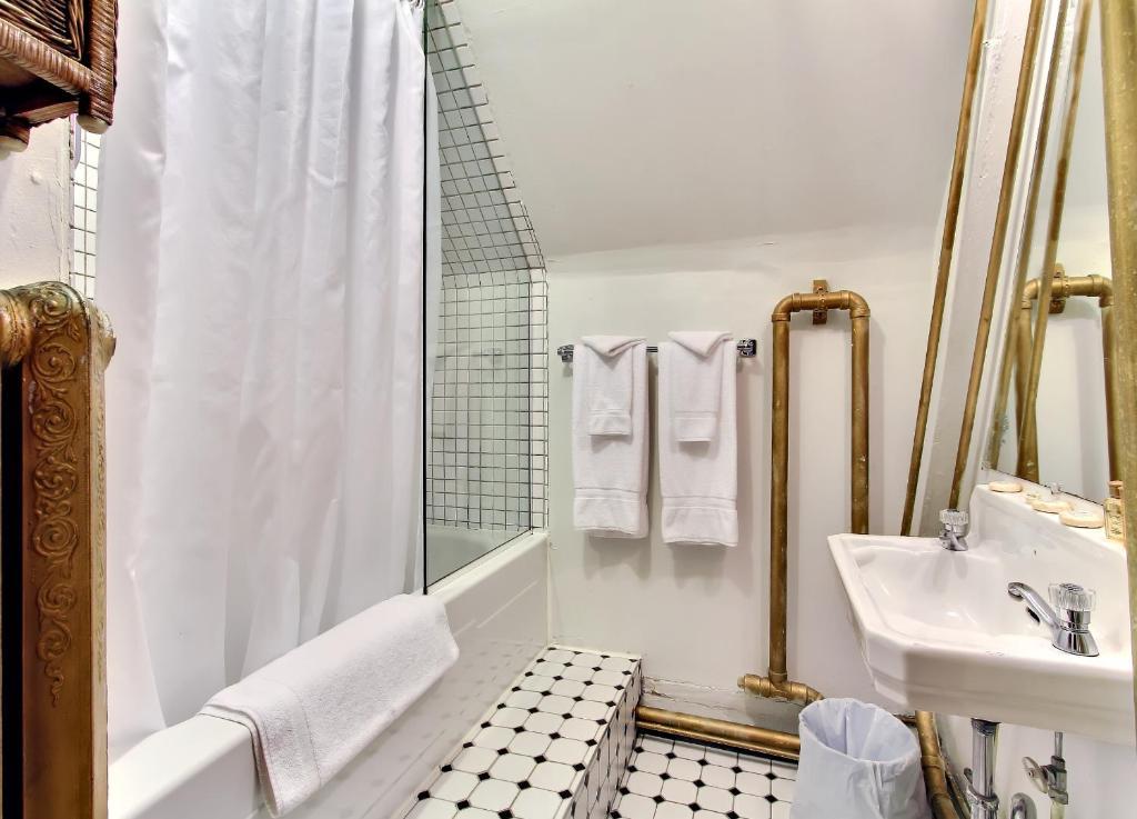 Marie-rollet Hotel 3*